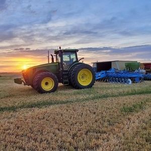 Meet your Posher, Dustin